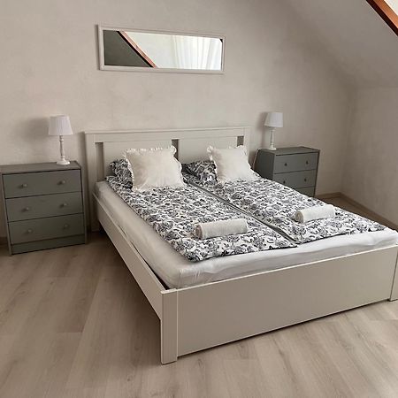 Pacsirta Apartman Grand Erlau Exterior foto