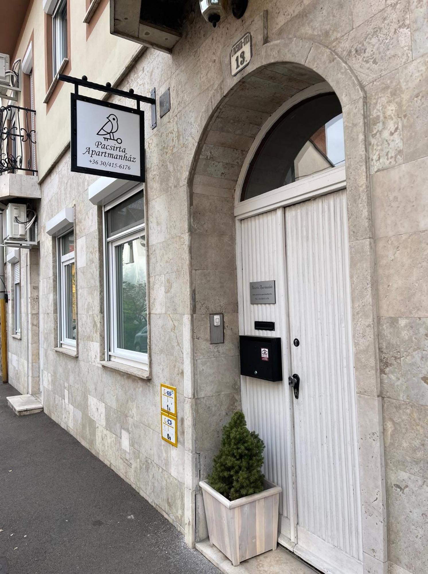 Pacsirta Apartman Grand Erlau Exterior foto