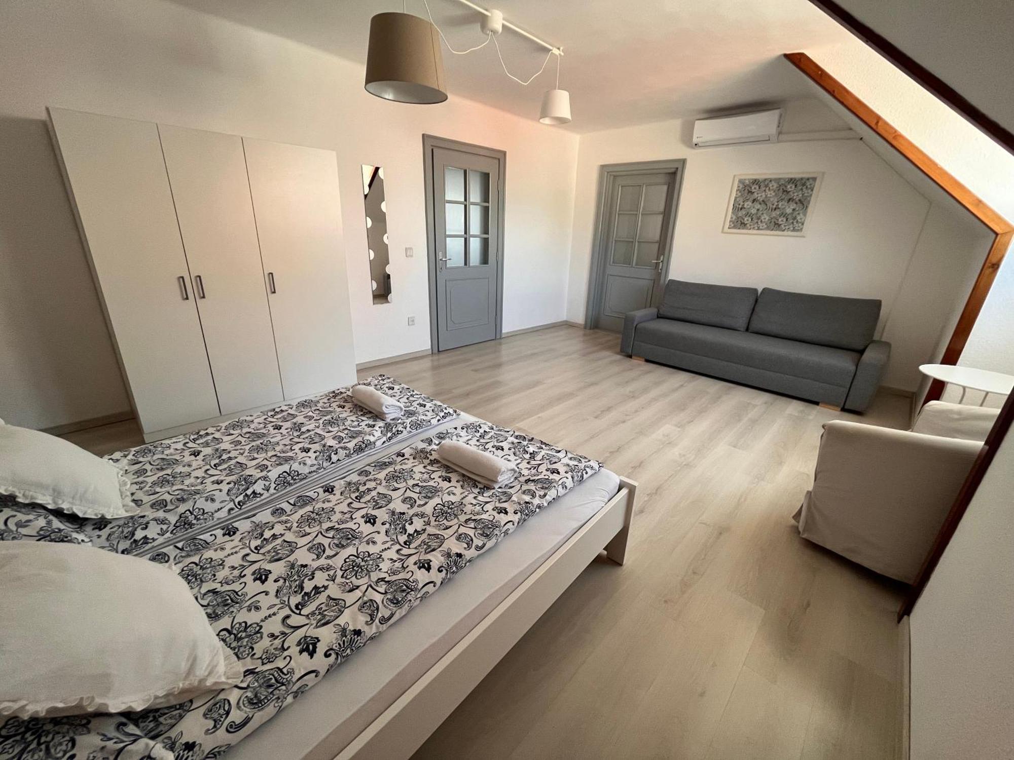 Pacsirta Apartman Grand Erlau Exterior foto
